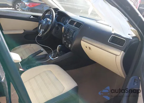 2012 Volkswagen Jetta 2.5L Sel Premium z USA, uszkodzony, nr VIN 3VWLP7AJ6CM381439